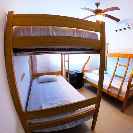 Kiwi Suites Hostel Montanita Bagian luar foto