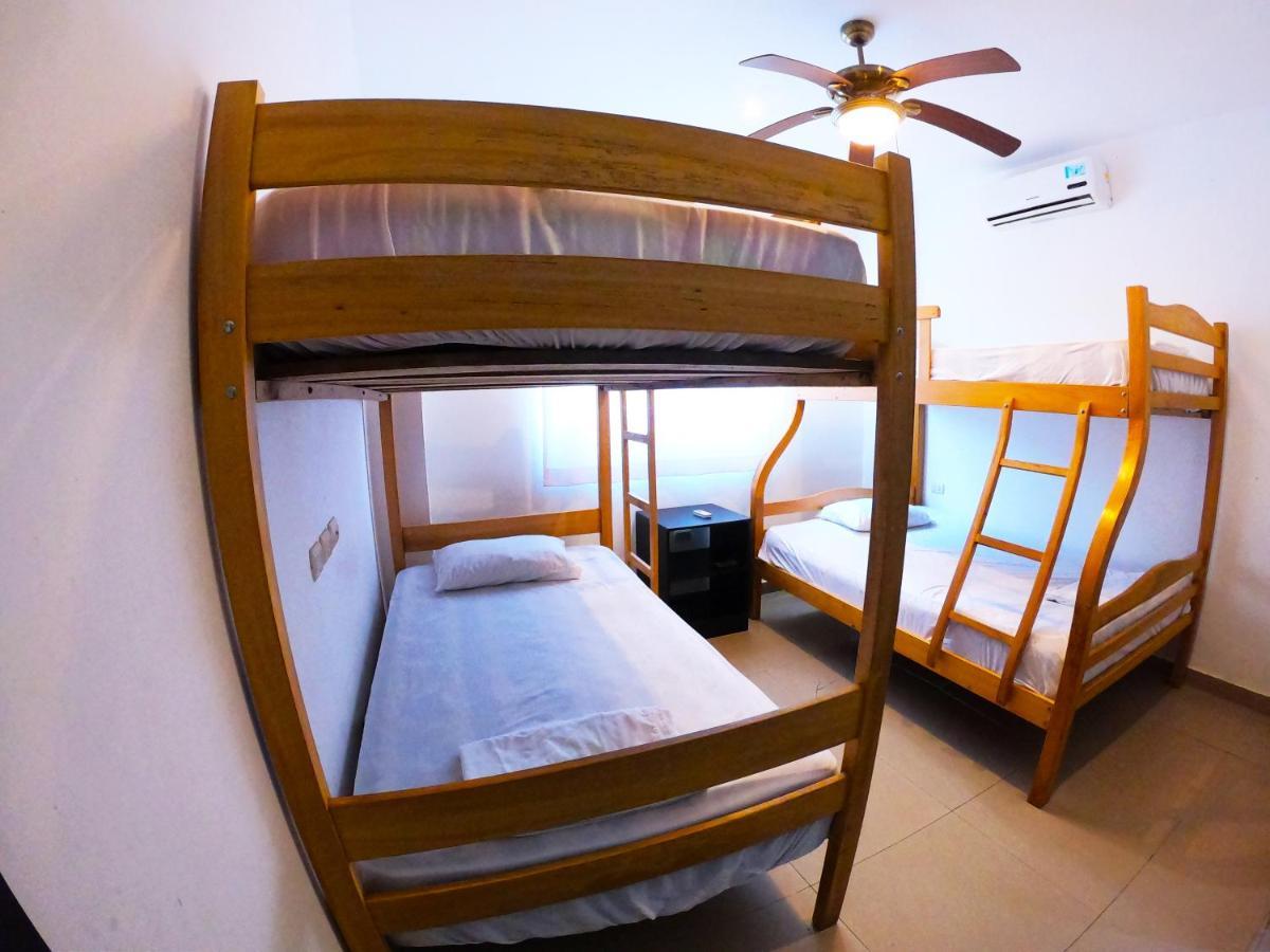 Kiwi Suites Hostel Montanita Bagian luar foto