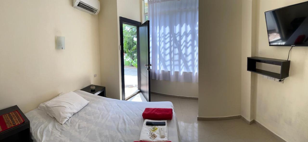 Kiwi Suites Hostel Montanita Bagian luar foto