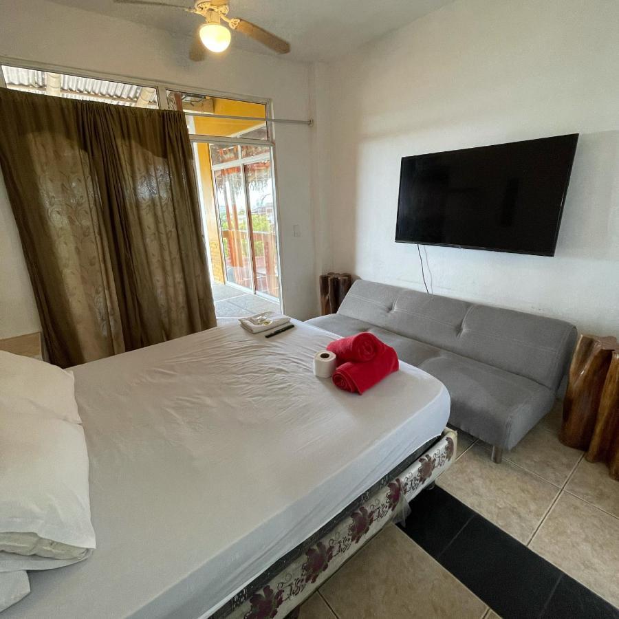 Kiwi Suites Hostel Montanita Bagian luar foto