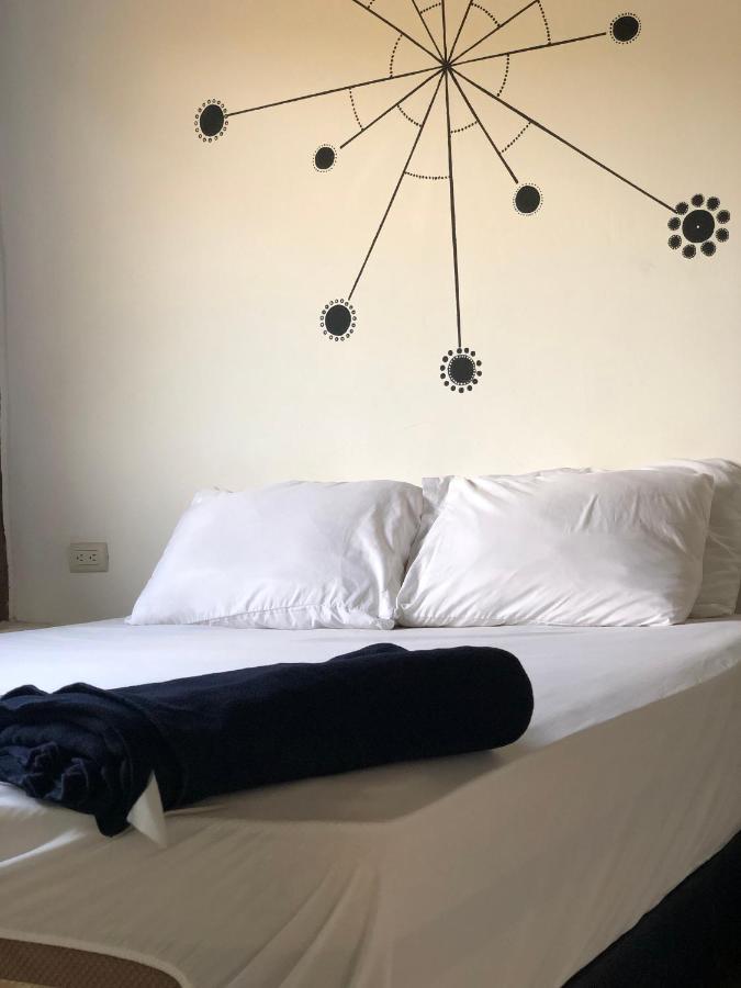 Kiwi Suites Hostel Montanita Bagian luar foto