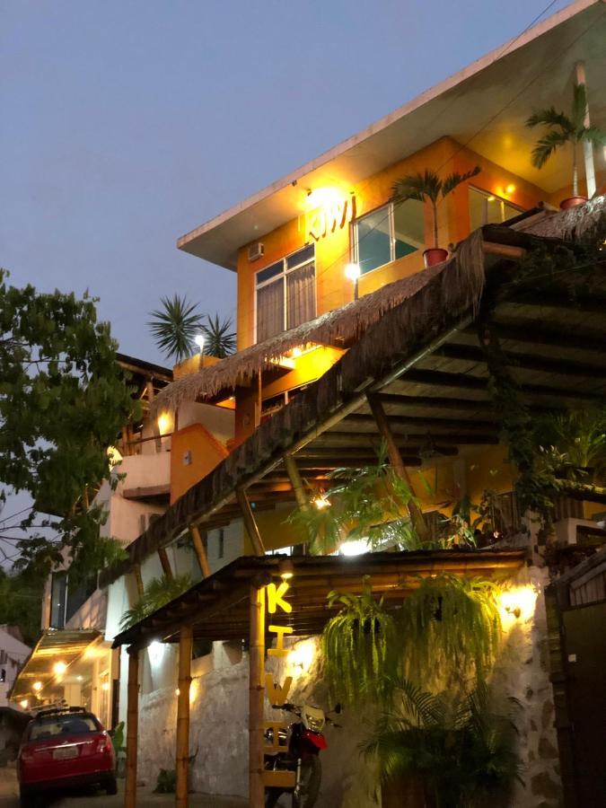 Kiwi Suites Hostel Montanita Bagian luar foto